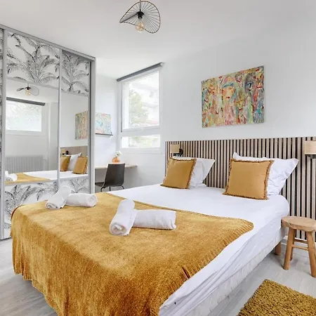 Charming Gambetta Saint Fargeau I Apartment